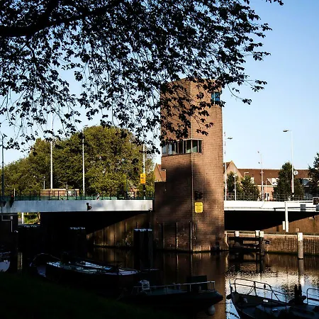 Daire Sweets - Gerben Wagenaarbrug Amsterdam